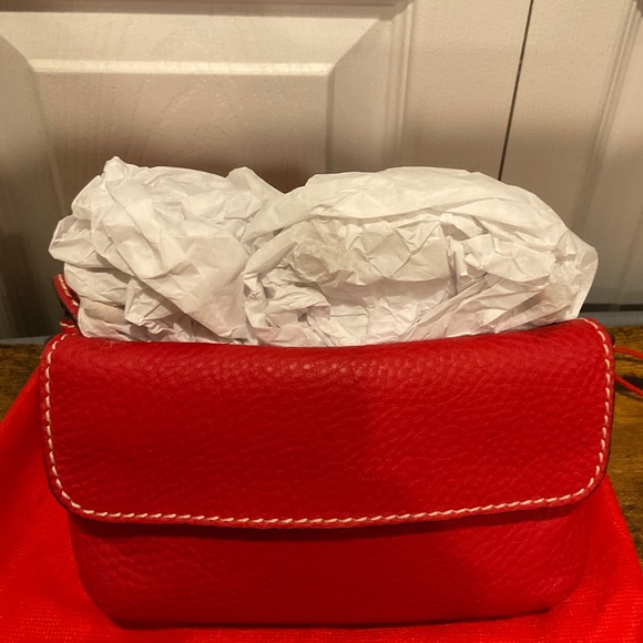 CAROLINA HERRERA ONASSIS COLLECTION RED DOUBLE FLAP MINI BAG GOLD CHAIN STRAP - Picture 11 of 13